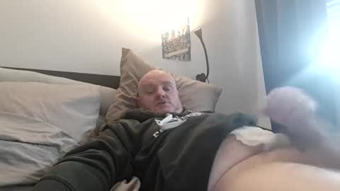 Snapshot of maleinparis chatting on 4, 6, 2026 maleinparis online show from 4, 6, 2026