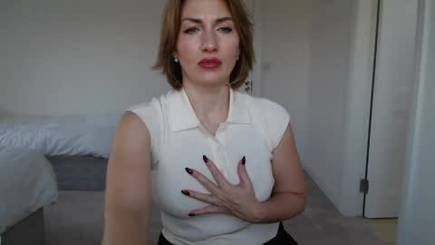 mallinia online show from 9, 3, 2025