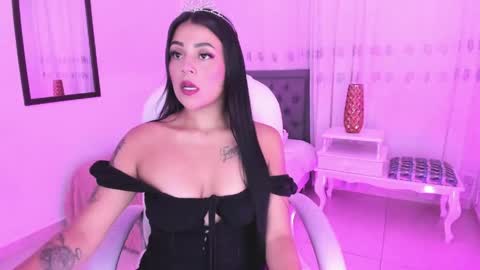 Mallorie online show from 24, 4, 2026
