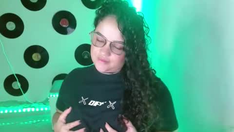 Snapshot of malorymorgantt chatting on 7, 2, 2025 MI INSTAGRAM soy glory01 online show from 7, 2, 2025