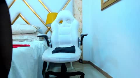 MalorySweet  online show from 3, 2, 2025