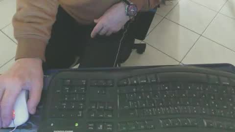 Snapshot of maly246 chatting on 13, 1, 2026 maly246 online show from 13, 1, 2026