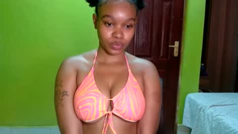 Snapshot of mamacita235045 chatting on 25, 6, 2026 mamacita235045 online show from 25, 6, 2026