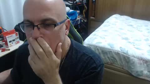 Snapshot of manotcheblu chatting on 5, 4, 2026 manotcheblu online show from 5, 4, 2026