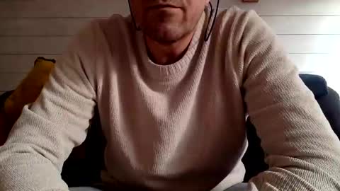 Snapshot of manpower2012 chatting on 9, 3, 2025 Manpo online show from 9, 3, 2025