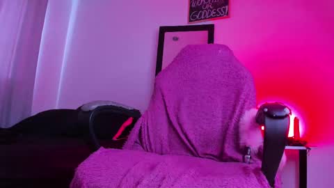 manuevans10 online show from 19, 2, 2025