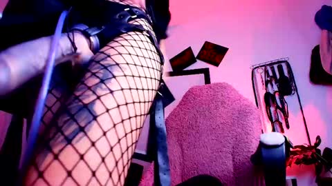 manuevans10 online show from 20, 10, 2025