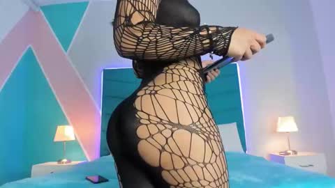 mara_winters_ online show from 22, 10, 2025
