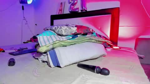 maralinette22 online show from 17, 1, 2025