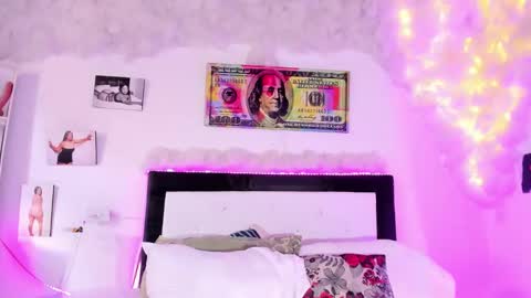 maralinette22 online show from 19, 2, 2025