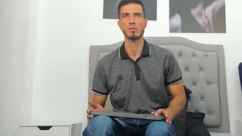 Marc Ruffalo online show from 2, 2, 2026