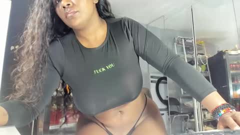 Snapshot of mareiaa chatting on 6, 1, 2025 Mareia online show from 6, 1, 2025