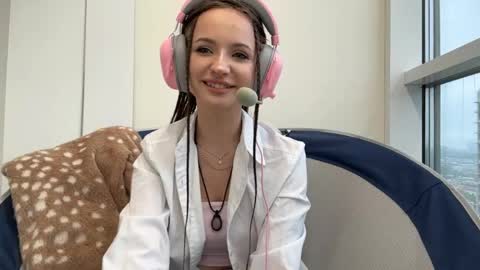 Snapshot of margaretawieczorek chatting on 17, 5, 2026 Emily online show from 17, 5, 2026