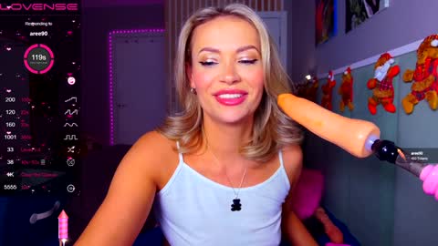 Snapshot of margohotty chatting on 24, 12, 2024 Margo for you online show from 24, 12, 2024