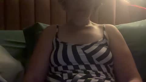 Snapshot of margolane chatting on 28, 10, 2025 Elle online show from 28, 10, 2025