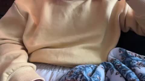 Snapshot of margolane chatting on 14, 12, 2025 Elle online show from 14, 12, 2025