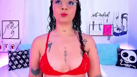 Mari Sweett  online show from 21, 10, 2025