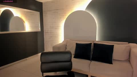 MARIA HERRERA  online show from 21, 11, 2025