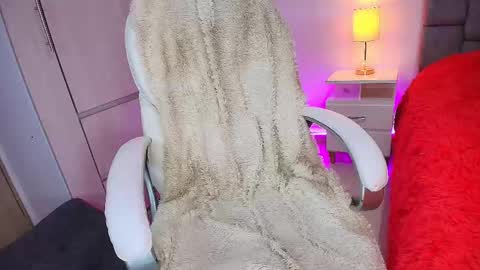 Mariana Gomez online show from 7, 3, 2025