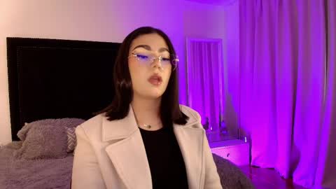 Snapshot of mariana_owen chatting on 6, 5, 2026 online show from 6, 5, 2026