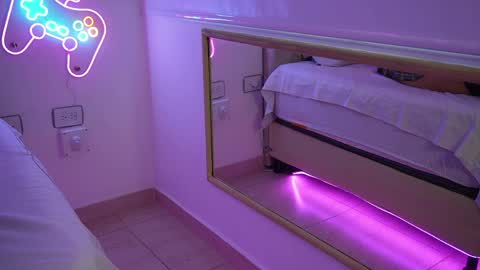 marianagiraldo_ online show from 28, 4, 2026