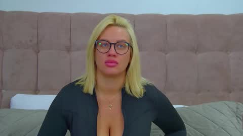 Snapshot of marianeumann chatting on 5, 2, 2026 Maria online show from 5, 2, 2026