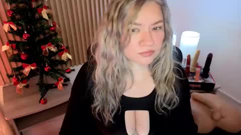 Snapshot of marianl0ve chatting on 29, 11, 2025 Marian Love online show from 29, 11, 2025