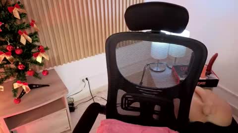 Snapshot of marianl0ve chatting on 5, 1, 2026 Marian Love online show from 5, 1, 2026