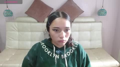 Snapshot of marianne_cam chatting on 17, 4, 2026 marianne_cam online show from 17, 4, 2026