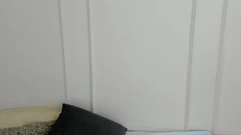 Maria Pettit online show from 7, 4, 2026