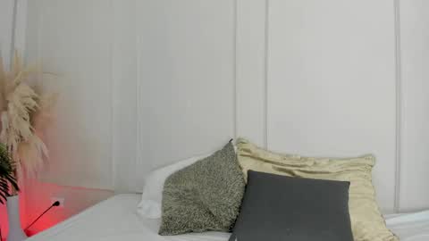 Maria Pettit online show from 8, 4, 2026