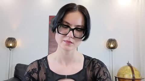 Snapshot of marie_fitch chatting on 22, 4, 2026 Marie Fitch online show from 22, 4, 2026