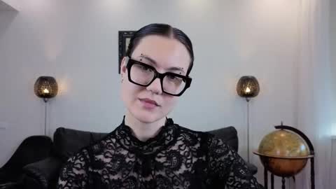 Snapshot of marie_fitch chatting on 4, 6, 2026 Marie Fitch online show from 4, 6, 2026