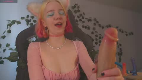 Snapshot of mariel_a_gold chatting on 28, 3, 2026 Mariel Gold online show from 28, 3, 2026