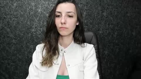 Snapshot of marielleanker chatting on 17, 11, 2025 marielleanker online show from 17, 11, 2025