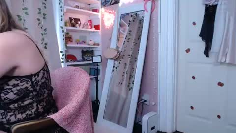 Snapshot of marigoldrue chatting on 5, 7, 2026 marigoldrue online show from 5, 7, 2026