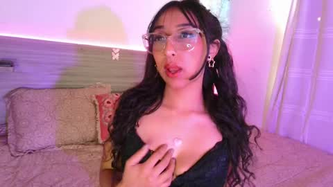 Snapshot of marijaneh chatting on 4, 4, 2026 Luna Dulk online show from 4, 4, 2026