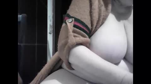 marilu64 online show from 18, 2, 2025