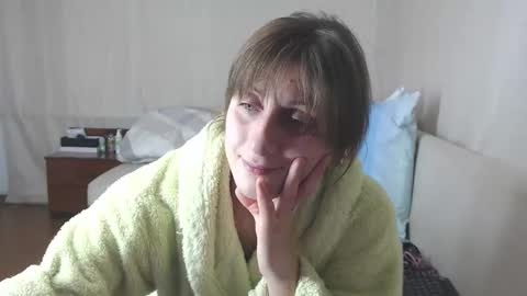 Snapshot of marina1995d chatting on 6, 1, 2026 FOREVER YOURS online show from 6, 1, 2026