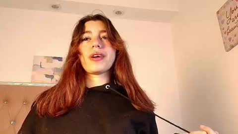 Snapshot of marinette_lux chatting on 6, 11, 2025 marinette online show from 6, 11, 2025