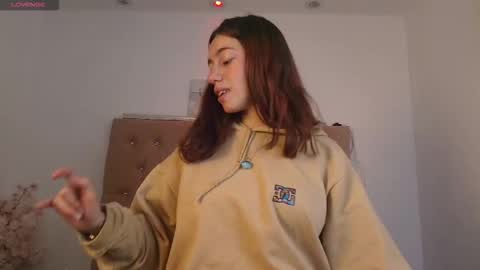 Snapshot of marinette_lux chatting on 9, 11, 2025 marinette online show from 9, 11, 2025