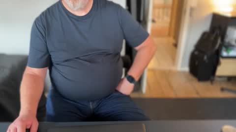 Mark online show from 16, 10, 2025