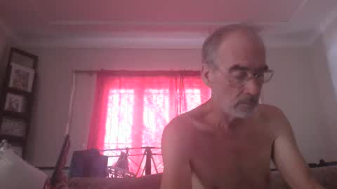 Snapshot of mark_and_lola chatting on 4, 12, 2025 mark_and_lola online show from 4, 12, 2025