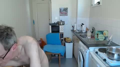 Snapshot of mark_islington chatting on 25, 5, 2026 mark_islington online show from 25, 5, 2026