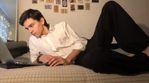 Mark online show from 21, 10, 2025