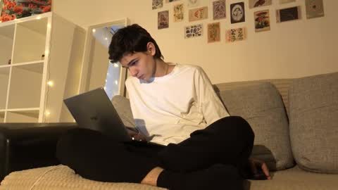 Mark online show from 29, 10, 2025