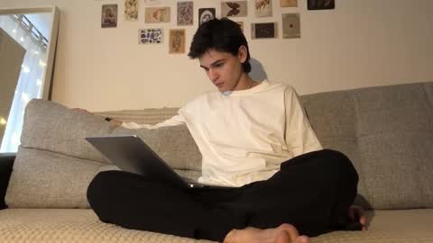 Mark online show from 30, 10, 2025