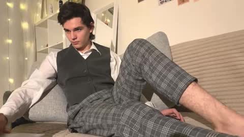 Mark online show from 1, 12, 2025