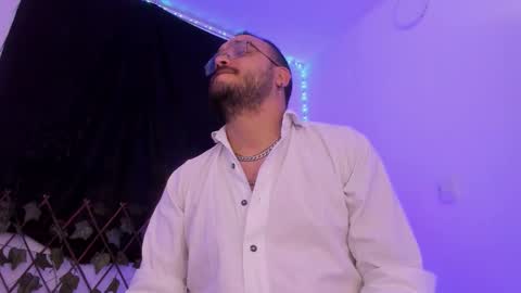 Snapshot of markwolfe1 chatting on 28, 10, 2025 Mark online show from 28, 10, 2025