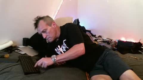 MarkyMark7169 online show from 7, 3, 2025